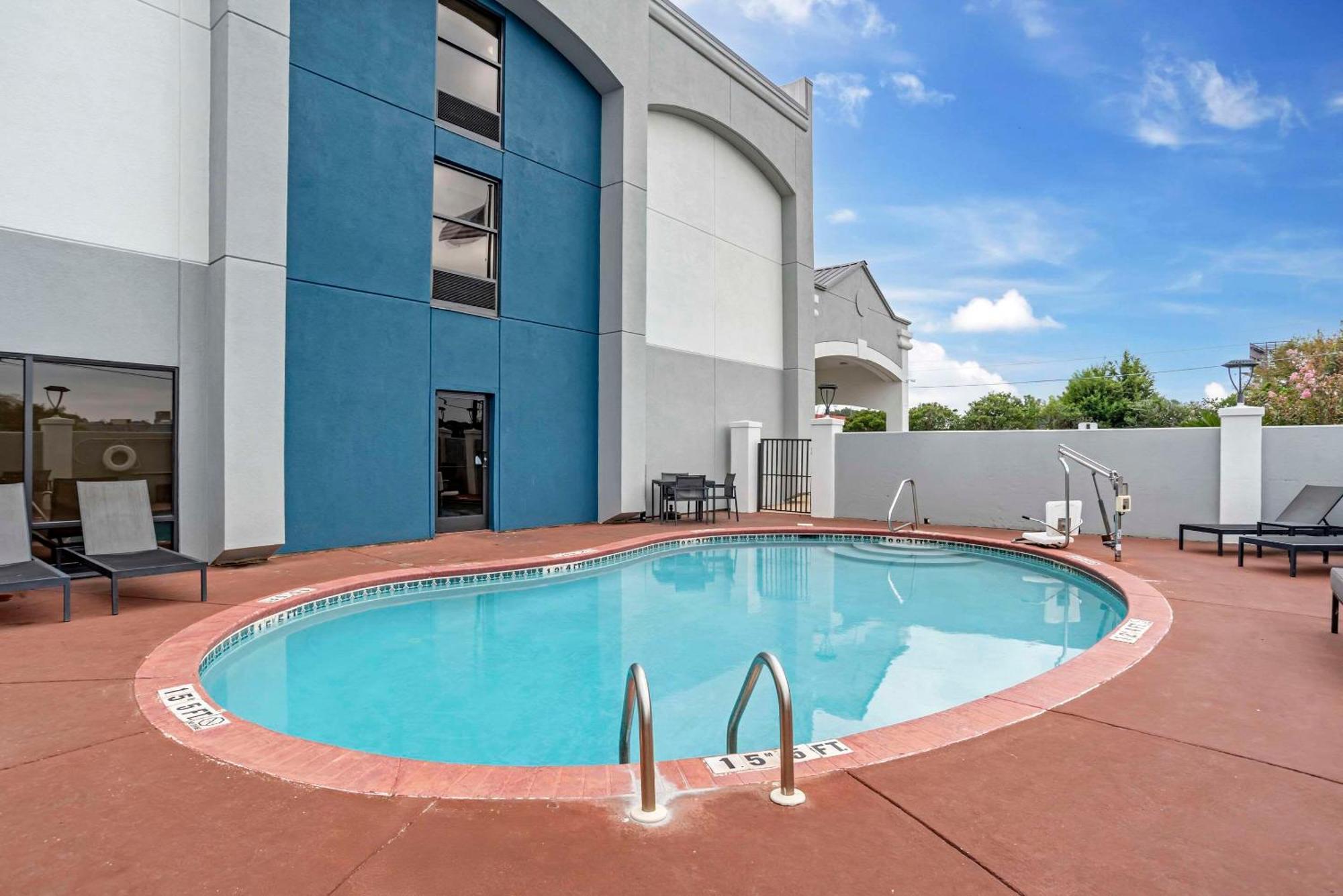 Comfort Inn Opelika - Auburn Bagian luar foto